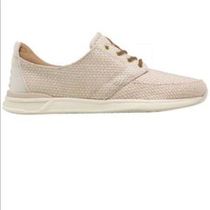Reef tan sneakers size 5